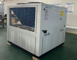 Air cooled scroll chiller