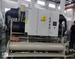 Water cooled screw chiller